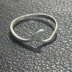 Sterling .925 OCEAN WAVE RING Sterling Silver Fine Jewelry Size 4.5
